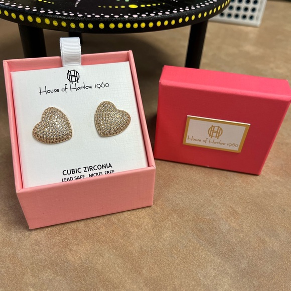 House of Harlow 1960 Gold Heart Earrings NWT - Picture 1 of 4
